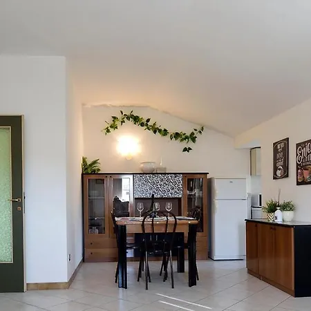 Trilo_mina 4 Apartment